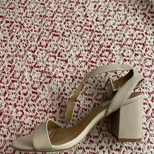 Steve Madden beige strappy sandals